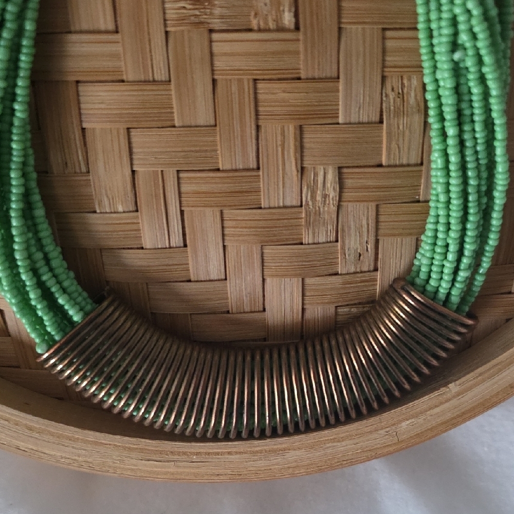 Vintagr Green Beaded Necklace with Copper-Tone Details - Picture 3 of 3